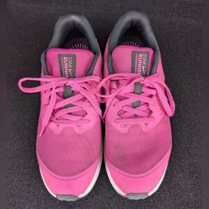 Nike Star Runner 2.0 Bright Pink Sneakers AQ3542-602 Girls Youth Size 5Y